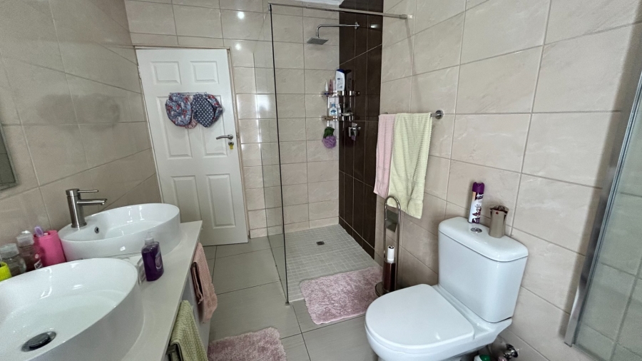 4 Bedroom Property for Sale in Wild Olive Estate Free State